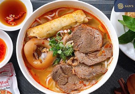  Bún Bò Huế: Uma Sinfonia Explosiva de Temperos Picantes e Caldos Aromáticos Profundos!